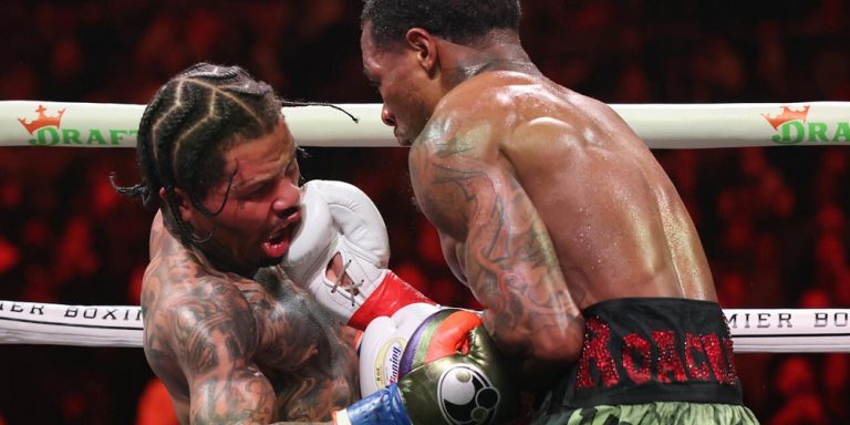 Draw Between Davis and Roach: Gervonta Saved by a Referee’s Mistake!