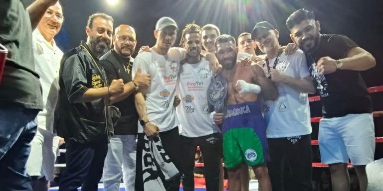 Casamonica Defeats Metonyekpon by Split Decision in a Very Close Fight