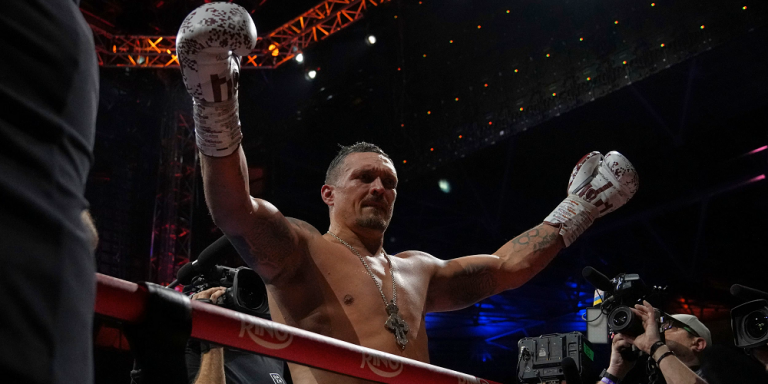 Usyk more legendary than ever: Dubois swept away in five rounds!