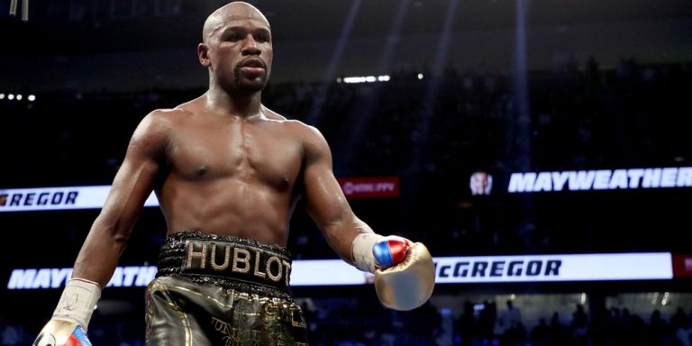¡Floyd Mayweather Jr anuncia su regreso al boxeo profesional!