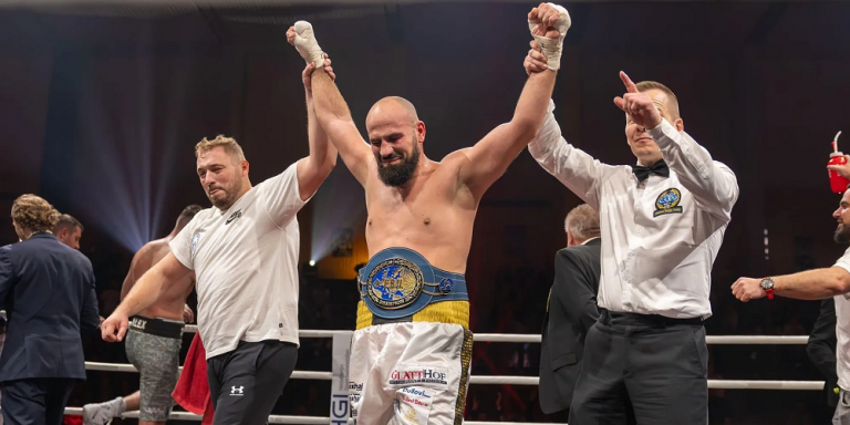Xhoxhaj vince ancora: Seifkhani finisce KO al quarto round