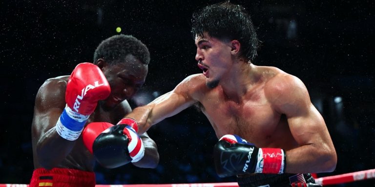 Zayas defeats Baraou, showcasing surprising class