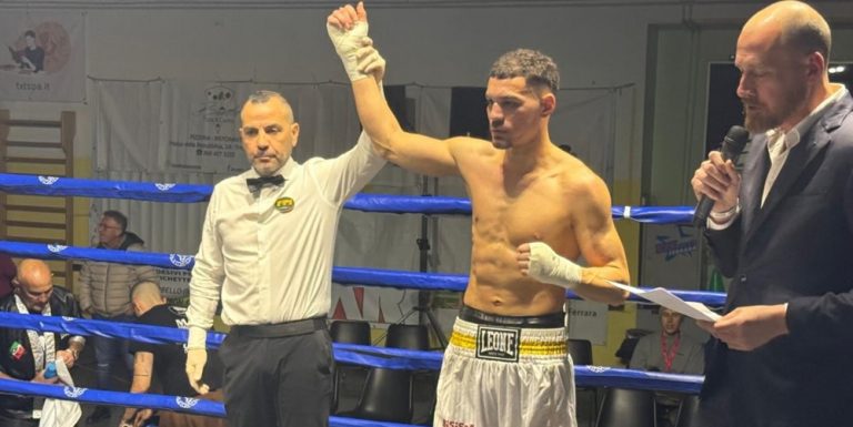 Rossetti stops Cristofori in the second round, but the referee’s decision sparks debate